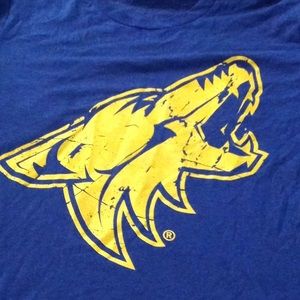 E305 Bella Canvas t-shirt NWOT Sz. M Blue Wolf logo game day
